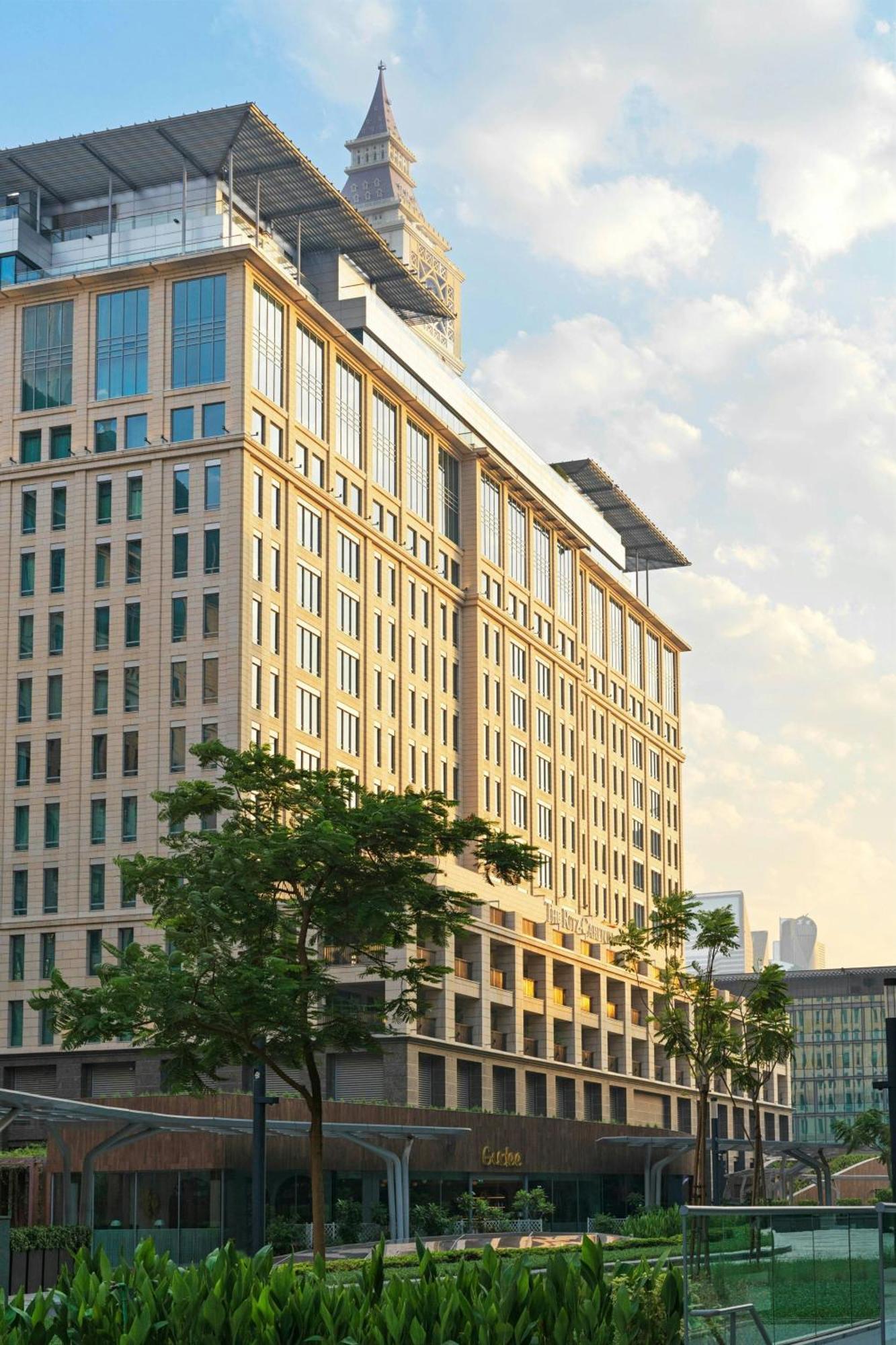 Ritz Carlton Difc Downtown Dubai Hotel Exterior photo